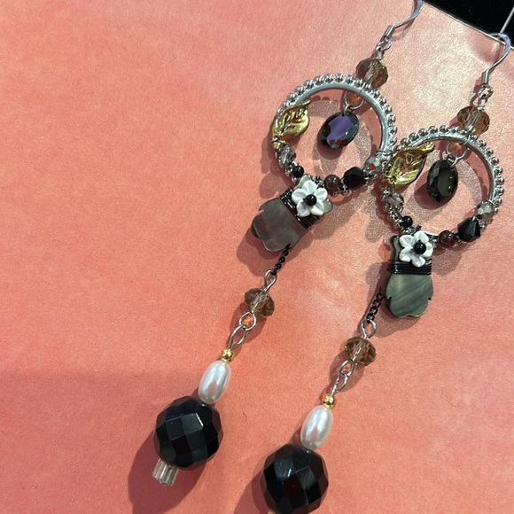 Long Earrings with Silver,Gray & White Pearl, & Black-Boutique - Picture 2 of 4